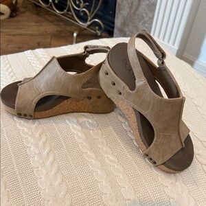 Boutique Corkys Carley - Size 8 - Gently Used